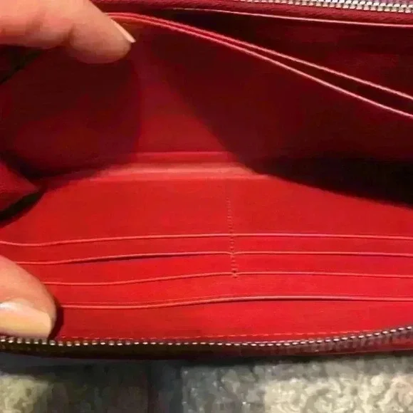 Prada Diagramme Calfskin Leather Continental Wallet GUC - Picture 9 of 14